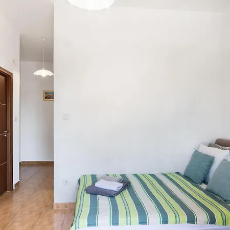 1 Bedroom Lovely In * オミシュ